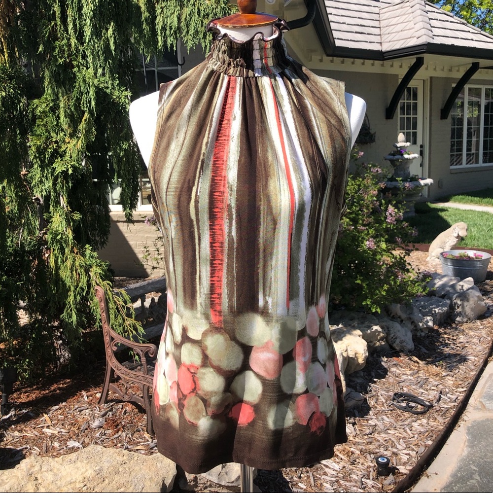 Sere Nade size L ruffle neck sleeveless top